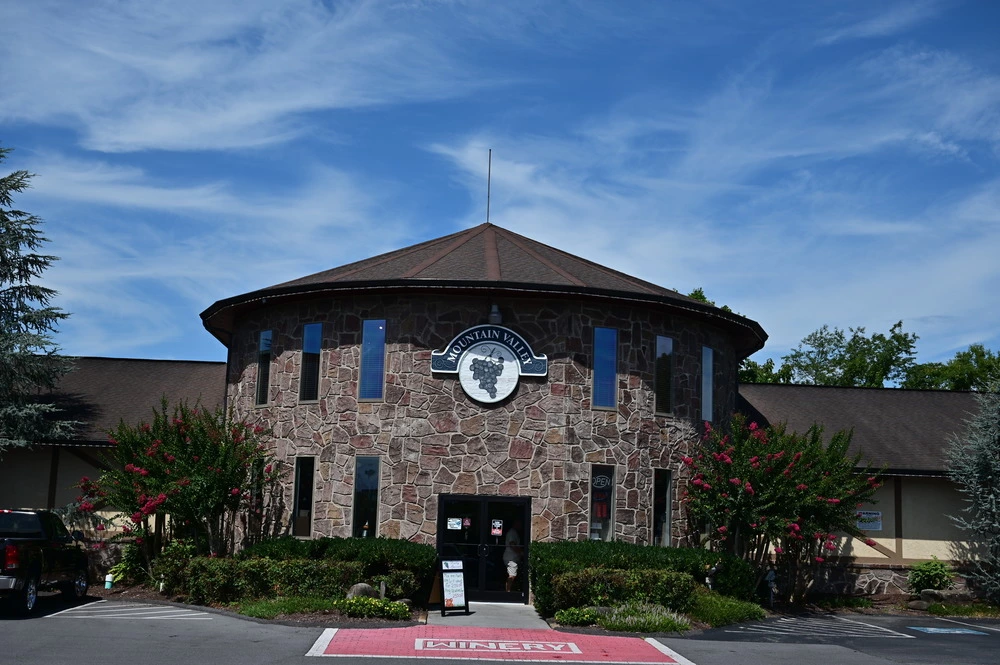 Mountain Valley Winery in Pigeon Forge TN