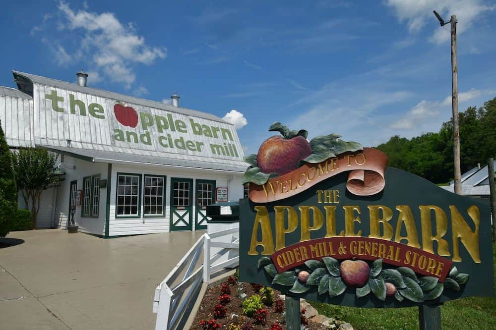 apple barn and cider mill in sevierville